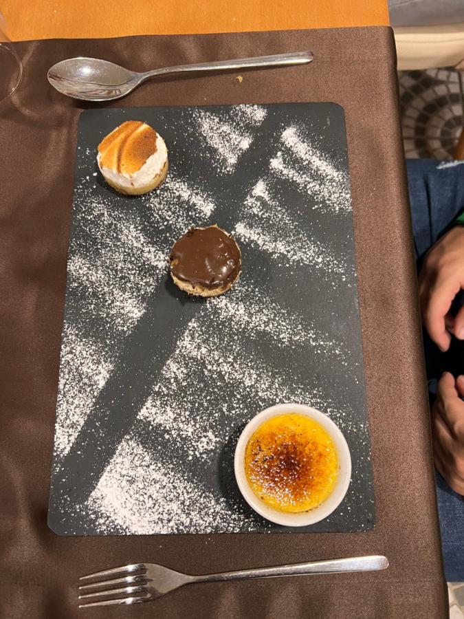 O Frances Bed & Breakfast Нелас Екстериор снимка